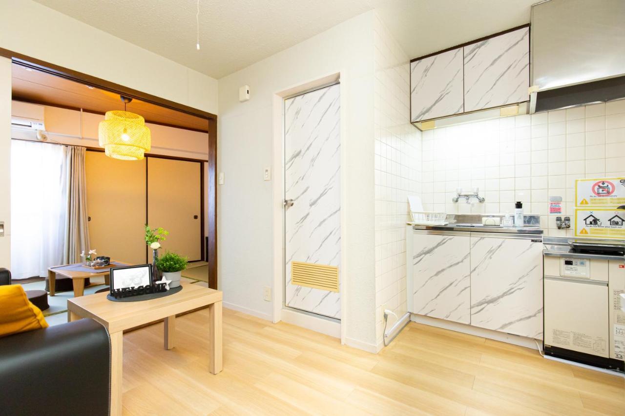 Bari Romane Building * Tokio